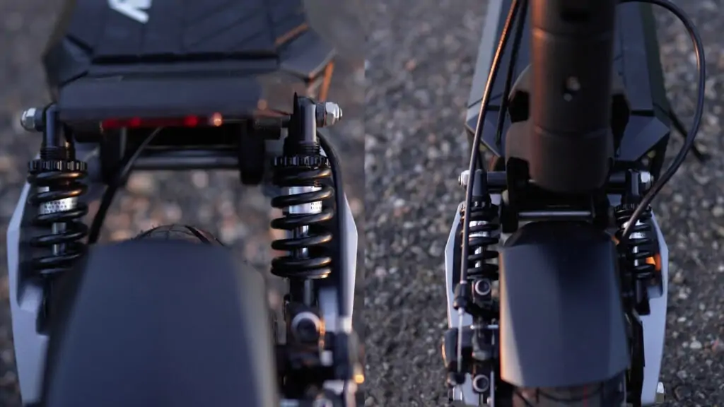 Quadruple spring suspension on the Apollo Phantom